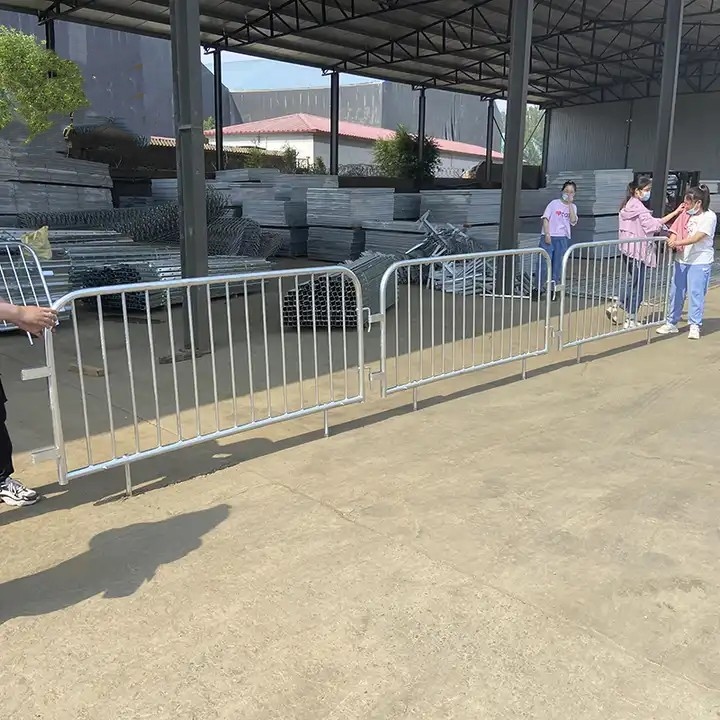 crowd control barrier system
