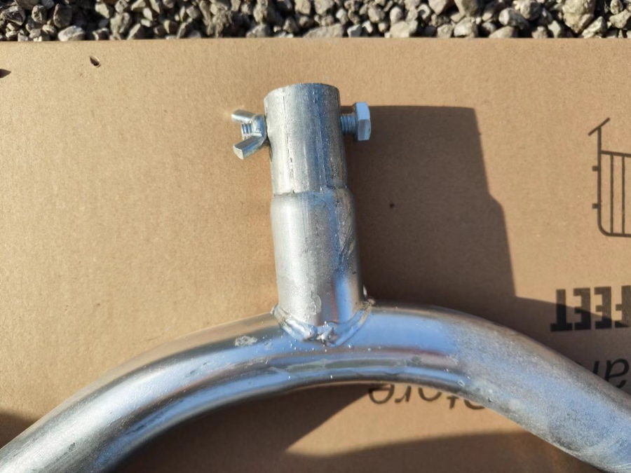 notched tubes of crowd control barrier system notched tubes of crowd control barrier system