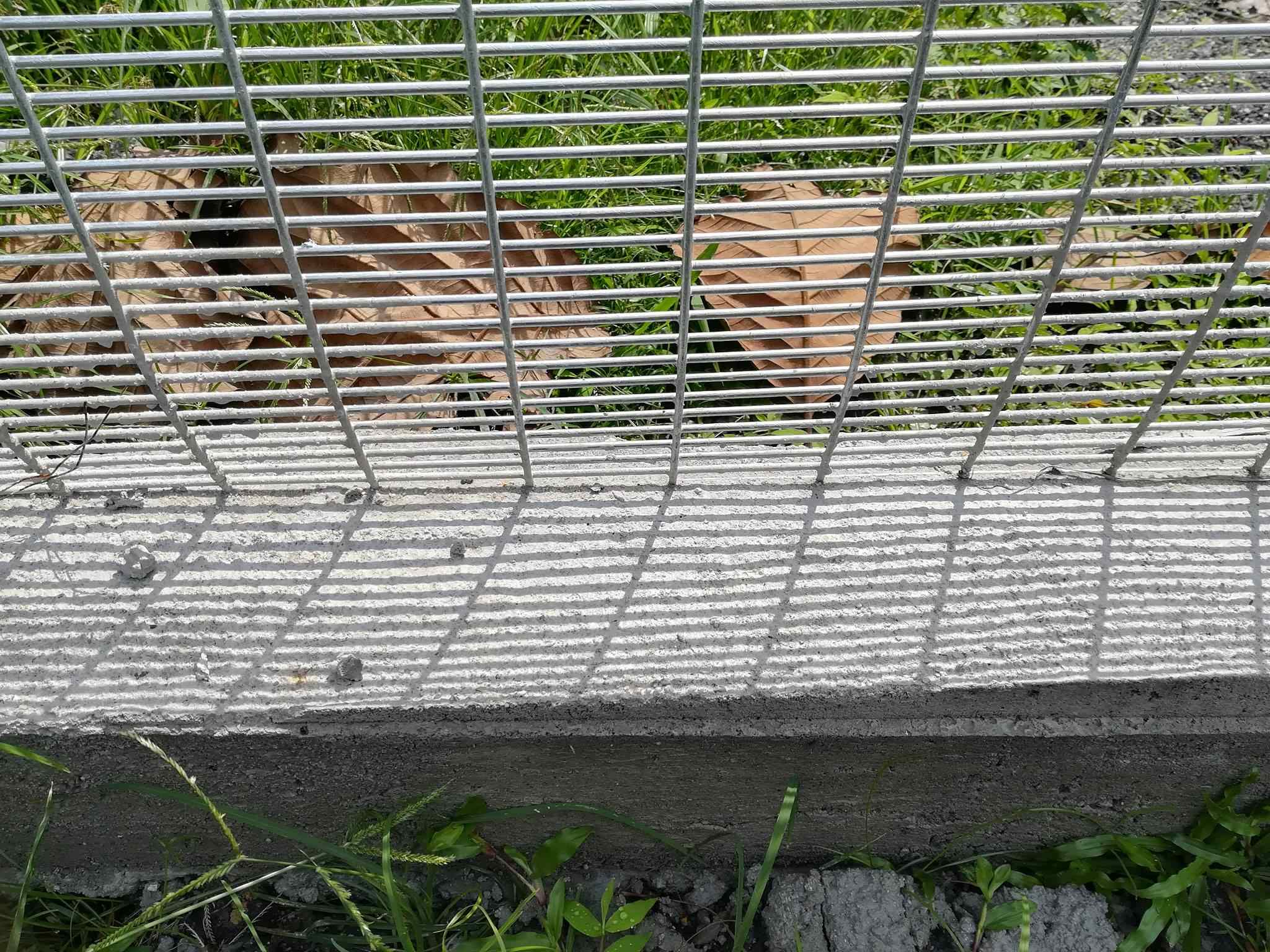 2d 358 anti-climbing fence
