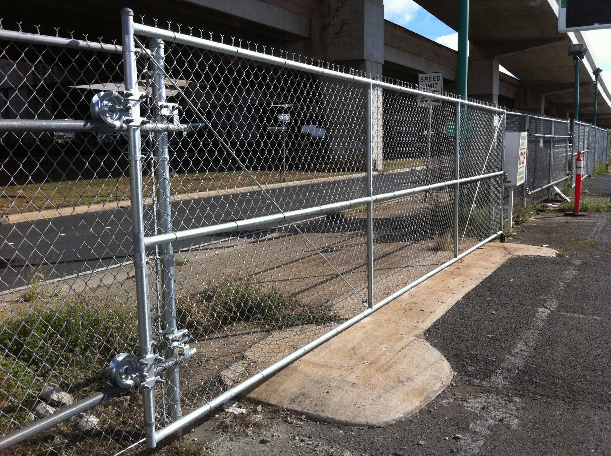 chain link fence rolling gate